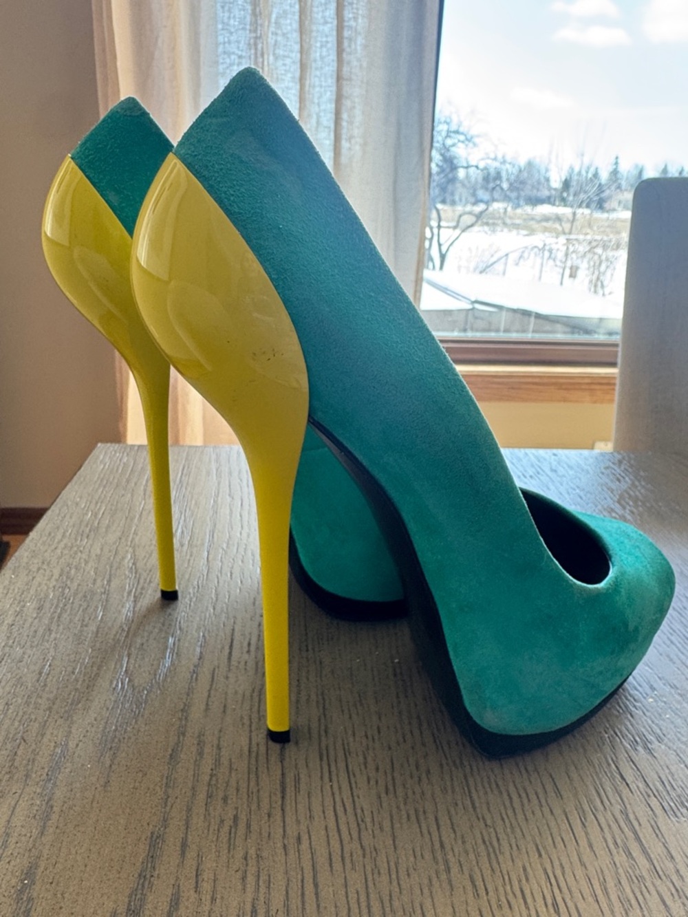 Giuseppe Zanotti Sharon Turquoise Suede Peep-Toe Pumps with Yellow Heel - Picture 5 of 6